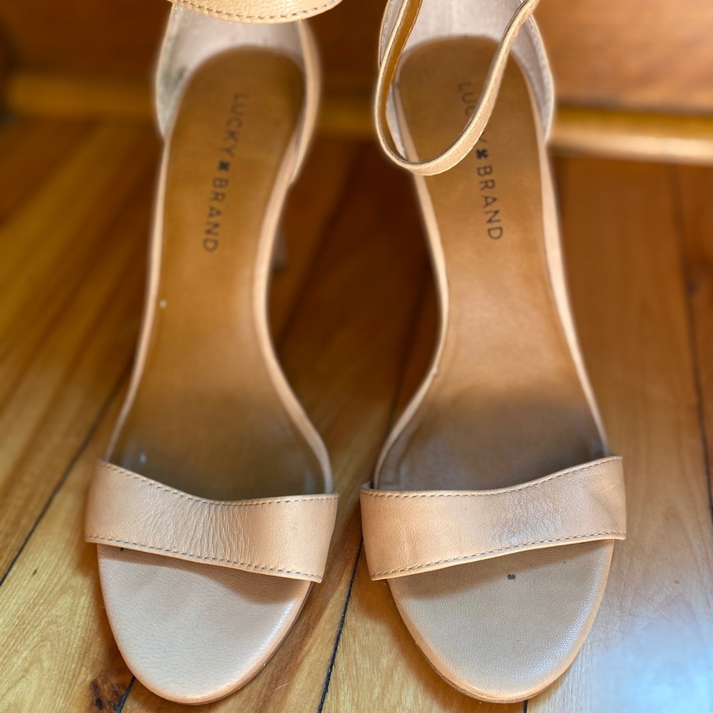Lucky Brand nude heels